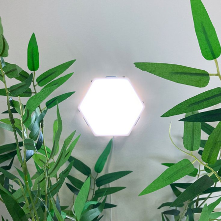 Ambiente de uma sala aconchegante com o produto no fundo.